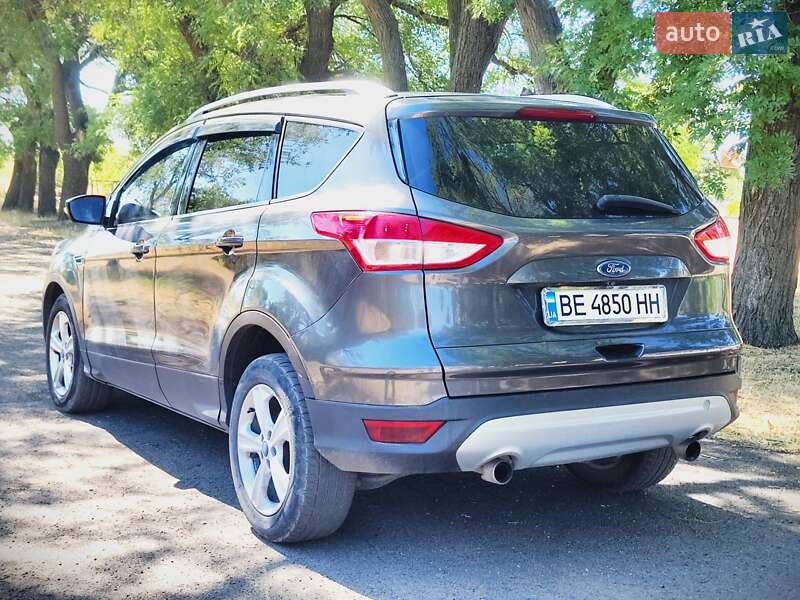 Внедорожник / Кроссовер Ford Kuga 2015 в Вознесенске