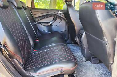 Внедорожник / Кроссовер Ford Kuga 2015 в 