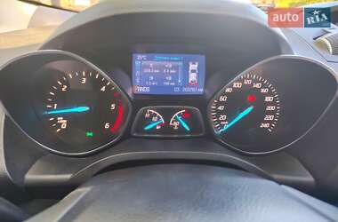 Внедорожник / Кроссовер Ford Kuga 2015 в 
