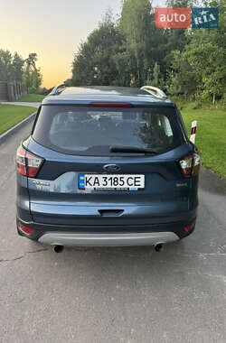 Внедорожник / Кроссовер Ford Kuga 2019 в 