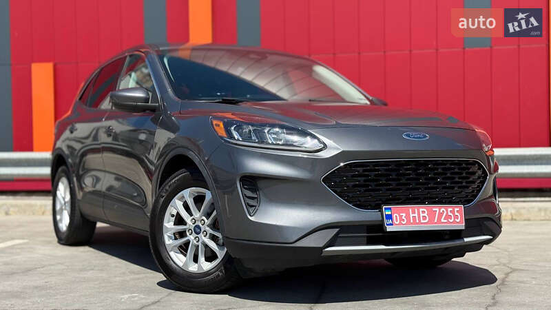 Внедорожник / Кроссовер Ford Kuga 2021 в Киеве