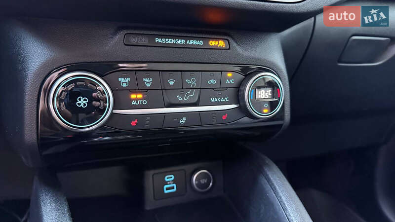 Внедорожник / Кроссовер Ford Kuga 2021 в Киеве