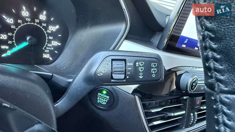 Внедорожник / Кроссовер Ford Kuga 2021 в Киеве