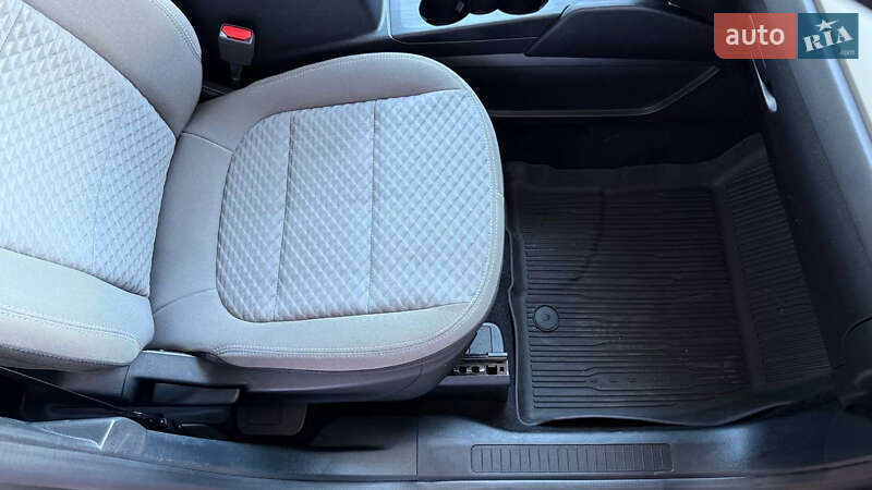 Внедорожник / Кроссовер Ford Kuga 2021 в Киеве