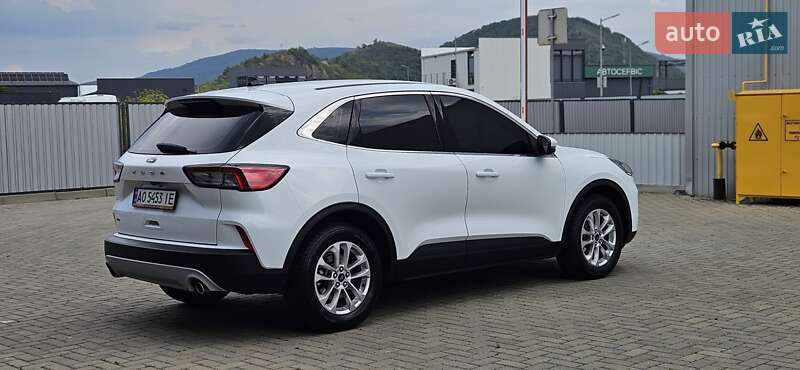 Внедорожник / Кроссовер Ford Kuga 2020 в Мукачево