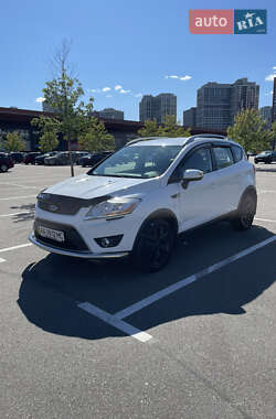 Внедорожник / Кроссовер Ford Kuga 2011 в 