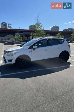 Внедорожник / Кроссовер Ford Kuga 2011 в 