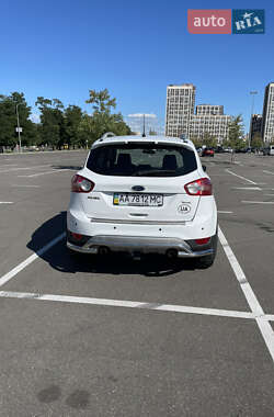 Внедорожник / Кроссовер Ford Kuga 2011 в 