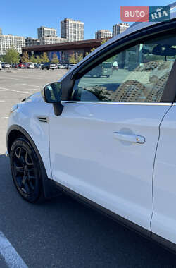 Внедорожник / Кроссовер Ford Kuga 2011 в 