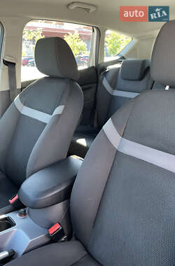 Внедорожник / Кроссовер Ford Kuga 2011 в 