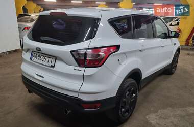 Внедорожник / Кроссовер Ford Kuga 2017 в 