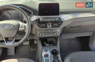Внедорожник / Кроссовер Ford Kuga 2020 в 