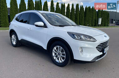 Внедорожник / Кроссовер Ford Kuga 2020 в 