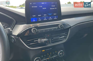 Внедорожник / Кроссовер Ford Kuga 2020 в 