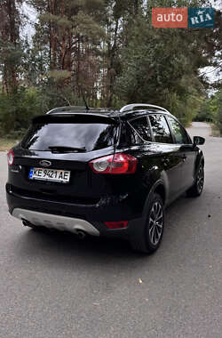Внедорожник / Кроссовер Ford Kuga 2011 в 
