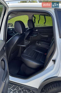 Внедорожник / Кроссовер Ford Kuga 2011 в 