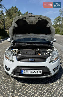 Внедорожник / Кроссовер Ford Kuga 2011 в 