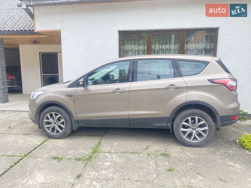 Внедорожник / Кроссовер Ford Kuga 2019 в Киеве фото 3 Внедорожник / Кроссовер Ford Kuga 2019 в Киеве