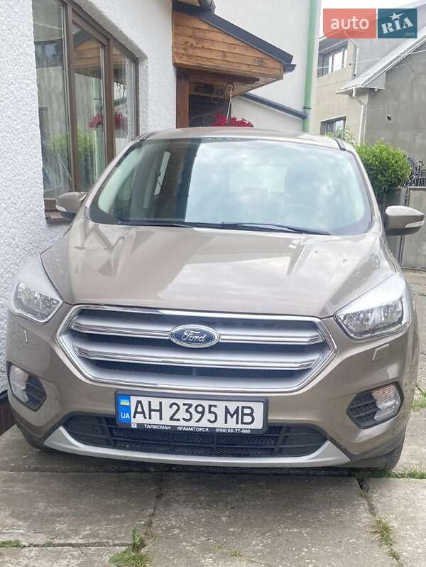 Внедорожник / Кроссовер Ford Kuga 2019 в Киеве фото 4 Внедорожник / Кроссовер Ford Kuga 2019 в Киеве