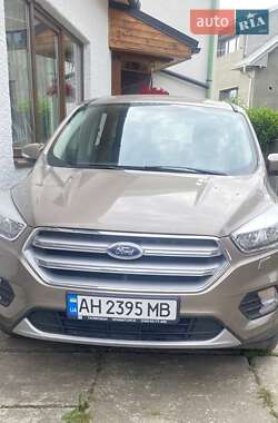 Внедорожник / Кроссовер Ford Kuga 2019 в 