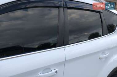 Внедорожник / Кроссовер Ford Kuga 2013 в 