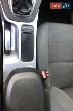 Внедорожник / Кроссовер Ford Kuga 2013 в 