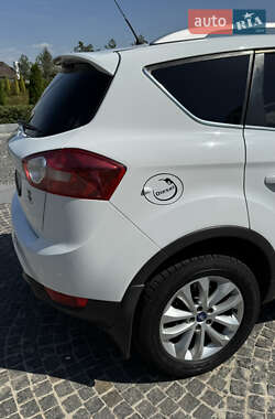 Внедорожник / Кроссовер Ford Kuga 2011 в 