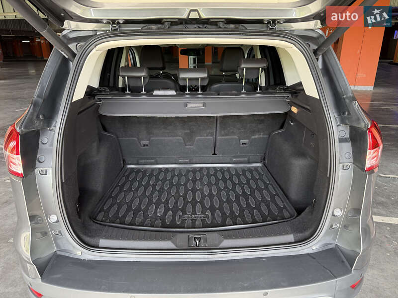 Внедорожник / Кроссовер Ford Kuga 2013 в Львове