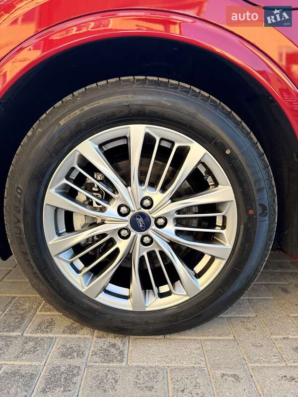 Позашляховик / Кросовер Ford Kuga 2020 в Києві