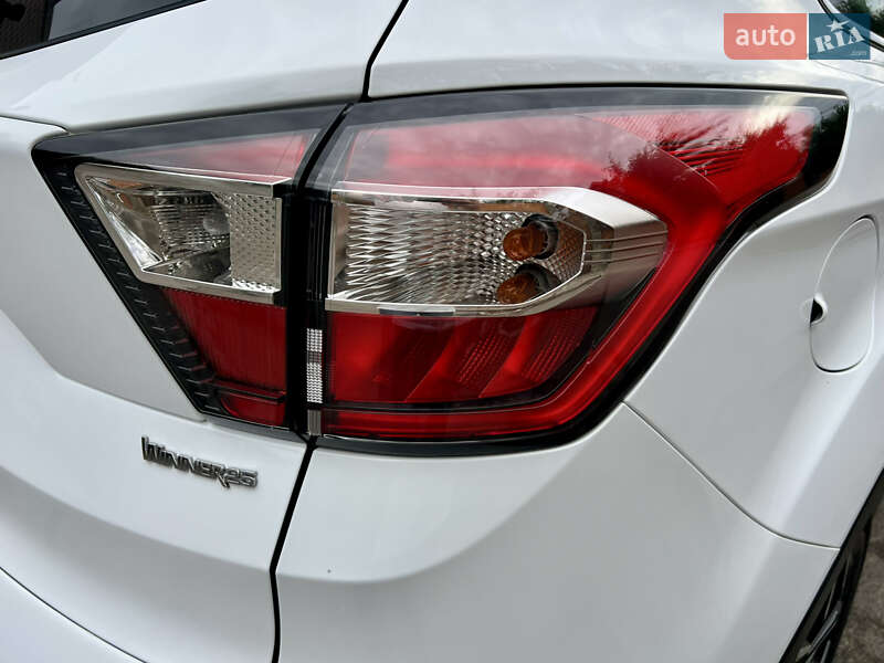Позашляховик / Кросовер Ford Kuga 2017 в Києві