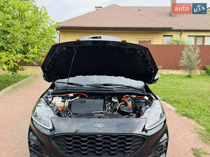 Внедорожник / Кроссовер Ford Kuga 2022 в Лохвице