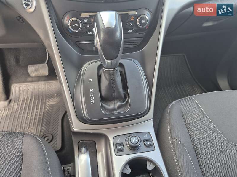 Позашляховик / Кросовер Ford Kuga 2013 в Львові