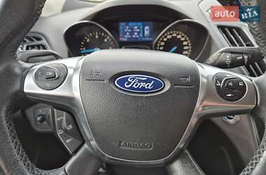 Внедорожник / Кроссовер Ford Kuga 2013 в 