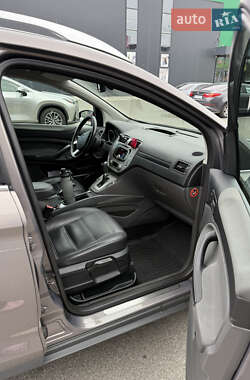 Внедорожник / Кроссовер Ford Kuga 2012 в 