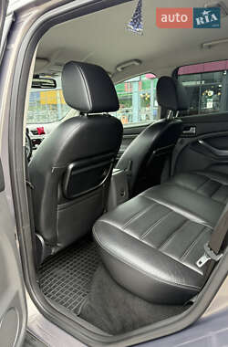 Внедорожник / Кроссовер Ford Kuga 2012 в 