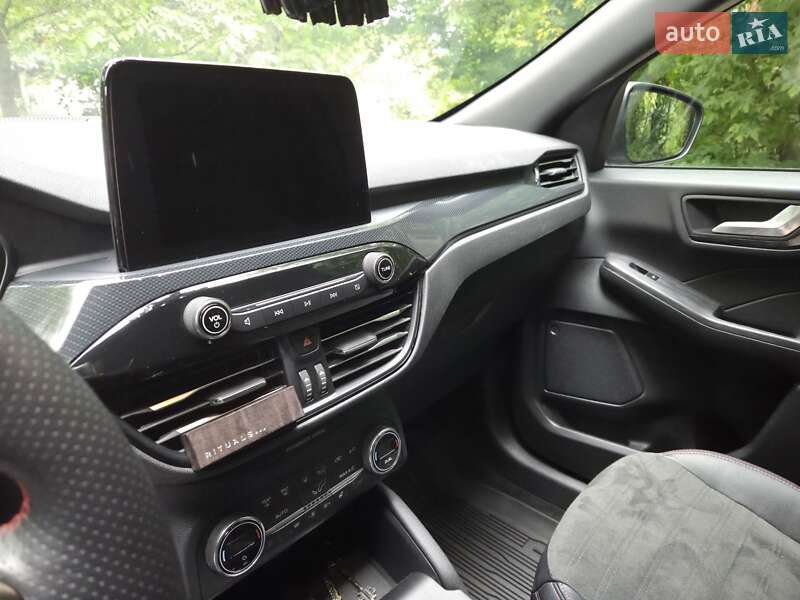 Внедорожник / Кроссовер Ford Kuga 2021 в Киеве