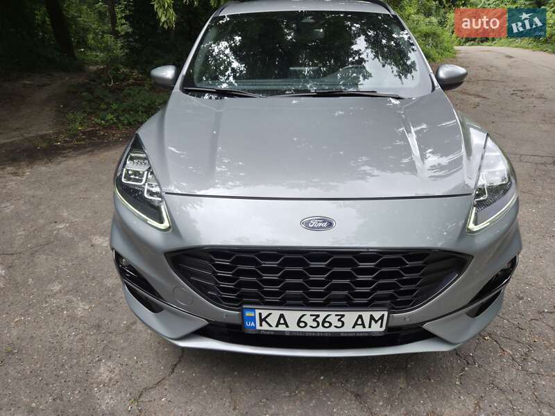 Внедорожник / Кроссовер Ford Kuga 2021 в Киеве