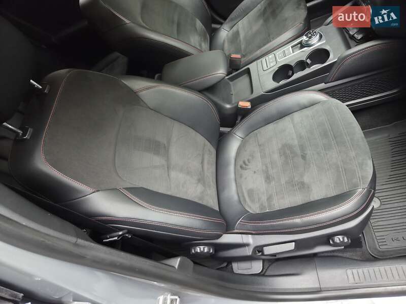 Внедорожник / Кроссовер Ford Kuga 2021 в Киеве