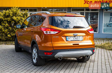 Внедорожник / Кроссовер Ford Kuga 2015 в 