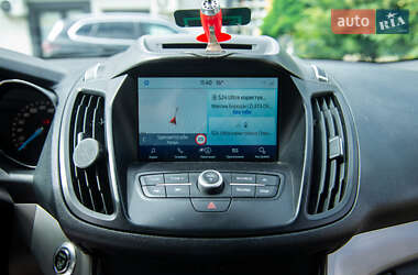 Внедорожник / Кроссовер Ford Kuga 2015 в 