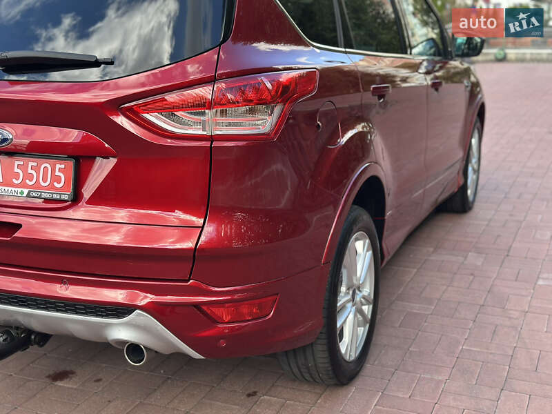 Внедорожник / Кроссовер Ford Kuga 2015 в Ровно