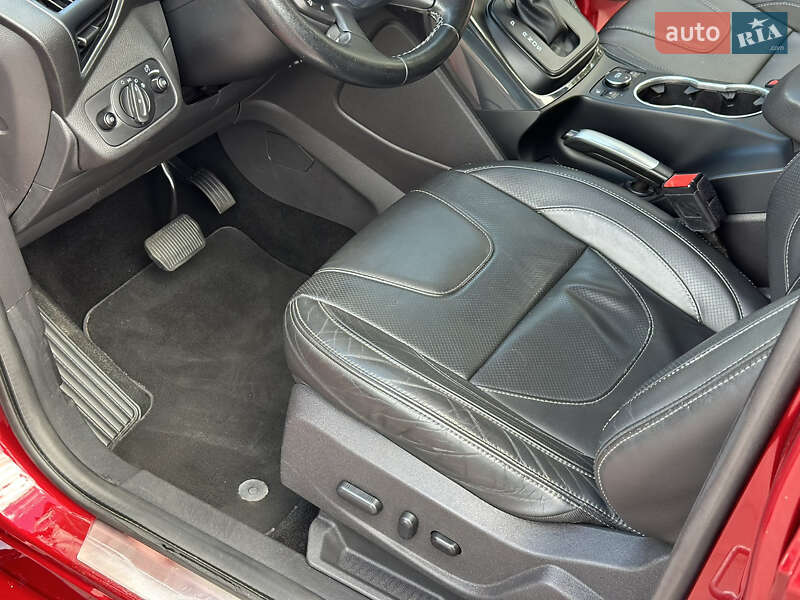 Внедорожник / Кроссовер Ford Kuga 2015 в Ровно