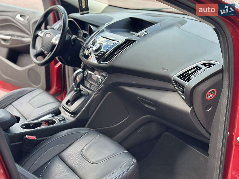 Внедорожник / Кроссовер Ford Kuga 2015 в Ровно