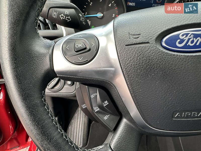 Внедорожник / Кроссовер Ford Kuga 2015 в Ровно