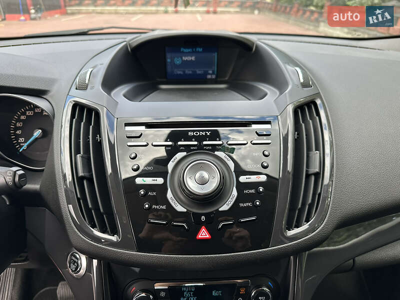 Внедорожник / Кроссовер Ford Kuga 2015 в Ровно