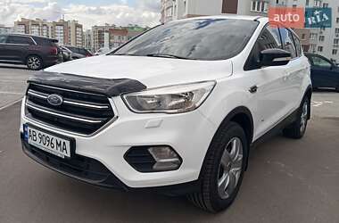 Внедорожник / Кроссовер Ford Kuga 2017 в 