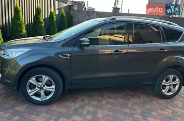 Внедорожник / Кроссовер Ford Kuga 2015 в 