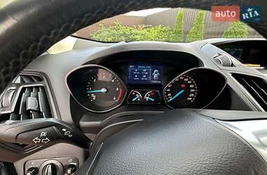 Внедорожник / Кроссовер Ford Kuga 2015 в 