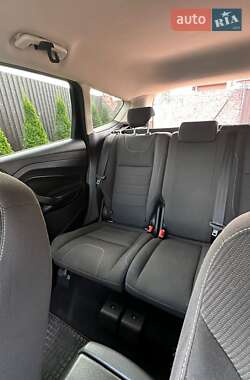 Внедорожник / Кроссовер Ford Kuga 2015 в 