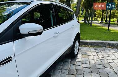 Внедорожник / Кроссовер Ford Kuga 2019 в 